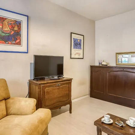 Studio Sevigne-7 *