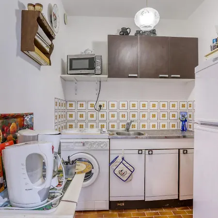 Studio Sevigne-7 *